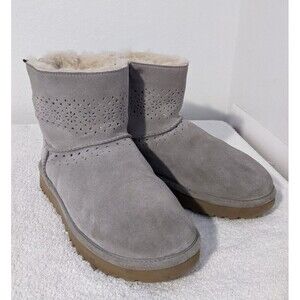 UGG Australia Dae Sunshine Perf Bailey Bow Drizzle 1019197 Sheepskin Suede Sz 8